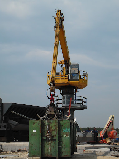 Aperçu des activités de la casse automobile METAL FER RECYCLAGE située à BONNEUIL-MATOURS (86210)